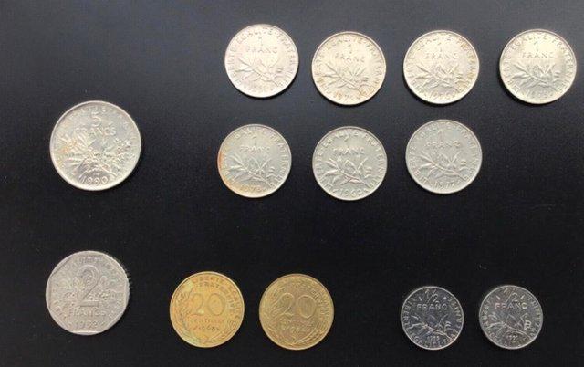 Preview of the first image of 13 old French coins, francs & centimes. From 1960 on.
