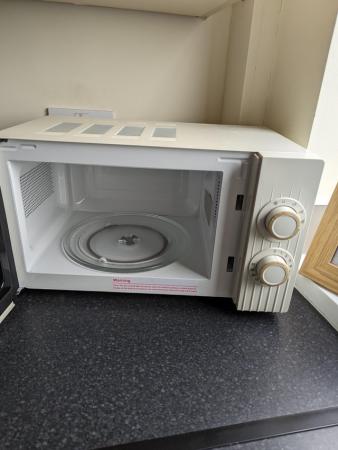 Image 2 of Microwave Oven Cream.. Excellent Condition