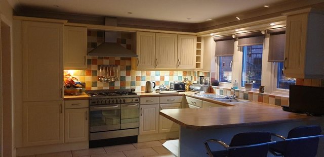 Image 2 of Kitchen in Shaker style for Sale