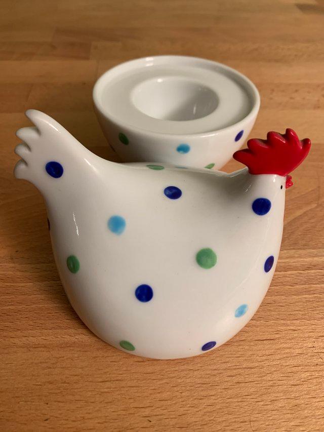 Preview of the first image of Martin Gulliver hen egg holder.