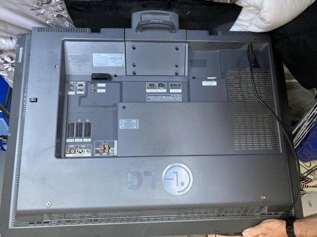 LG 37” Television Good condition — Cars & Vehicles in Basildon