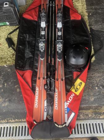Image 2 of Men’s skis and helmet with ski bag