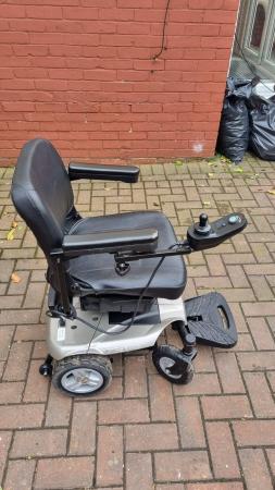 Image 2 of Electric wheelchair careco I-Go Crest