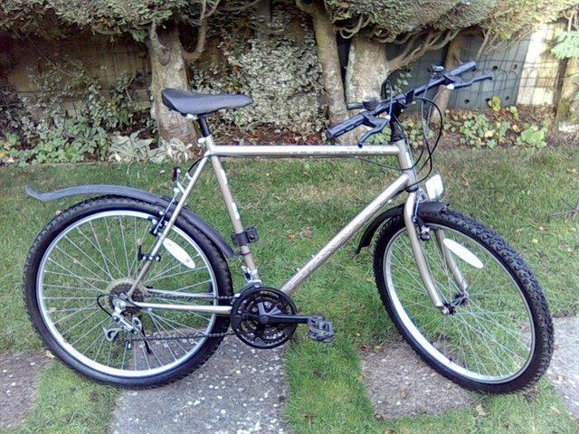 For sale mens Hawk Trakatak bike - £95 ovno