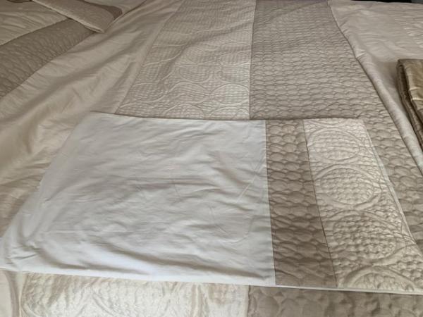 Image 3 of Dunelm Bed cover and 2 pillow cases