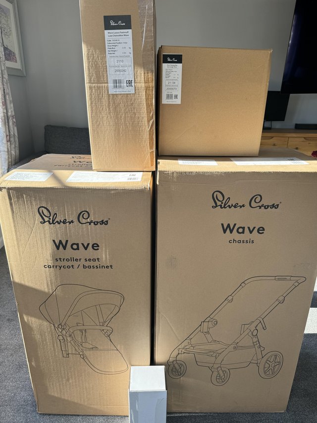 Preview of the first image of Silver Cross Wave 4 in 1 Pushchair | Indigo - New & Boxed.