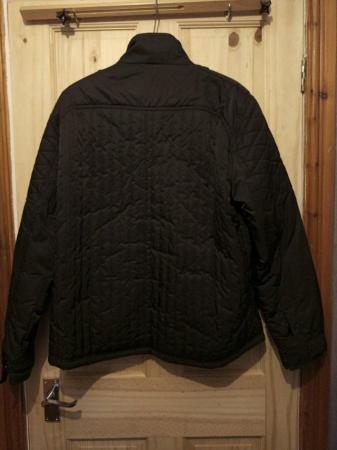Image 2 of MENS QUILTED  LESURE JACKET IN GOOD CONDITION FROM A CL