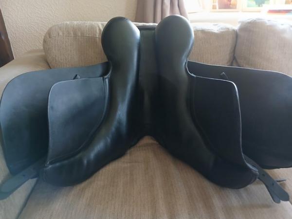 Image 3 of Kent & Masters 17.5" Black COB saddle