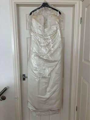 Preview of the first image of Hilary Morgan wedding dress size 16.