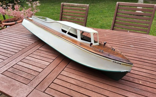 Image 4 of Model boat,metal construction,compression engine