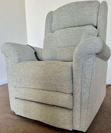 Image 1 of LUXURY ELECTRIC RISER RECLINER DUAL MOTOR GREEN CAN DELIVER