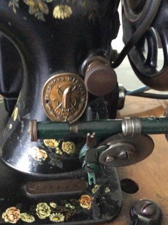 Image 3 of Antique, fully working, Singer Sewing Machine 19 century