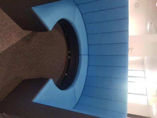 Image 2 of 8-10 Seater Black-Blue Contrast Office High Back Meeting pod
