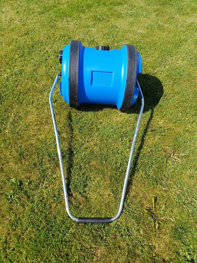 Preview of the first image of 40 LITRE WATER CARRIER AQUAROLL WITH HANDLE AND FILLING HOSE.