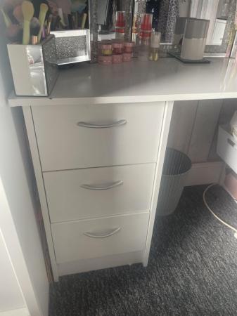 Image 3 of Dressing table and drawers