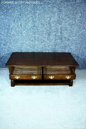 Image 45 of A TITCHMARSH & GOODWIN STYLE OAK TWO DRAWER COFFEE TEA TABLE