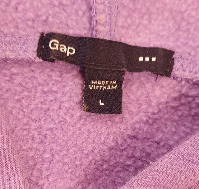 Preview of the first image of Lilac Gap Hoodie size L.
