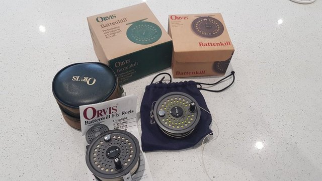 Preview of the first image of Orvis Battenkill 8/9 wt fly reel plus spare spool, boxes etc.