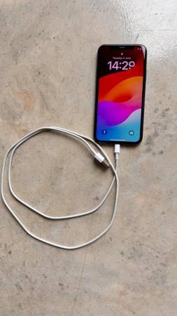 Image 3 of I I Phone 11 Pro UNLOCKED with USB Charging Cable in Stunnin