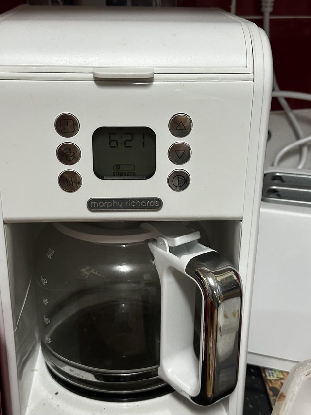 Preview of the first image of Drip coffee maker in cream.