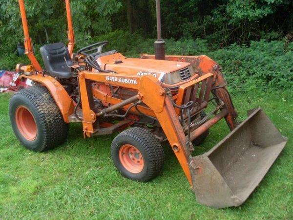 Image 3 of Kubota B1750 compact tractor with power loader