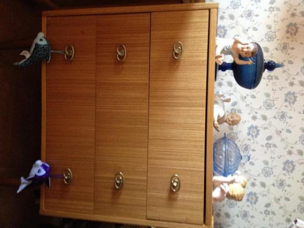 Image 2 of Retro Dressing table and drawers set