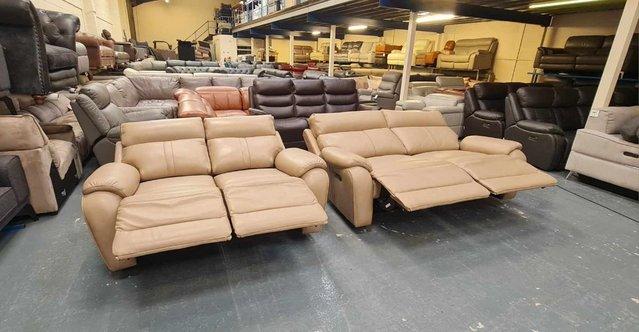 Image 13 of La-z-boy Winchester cream leather electric 3+2 seater sofas