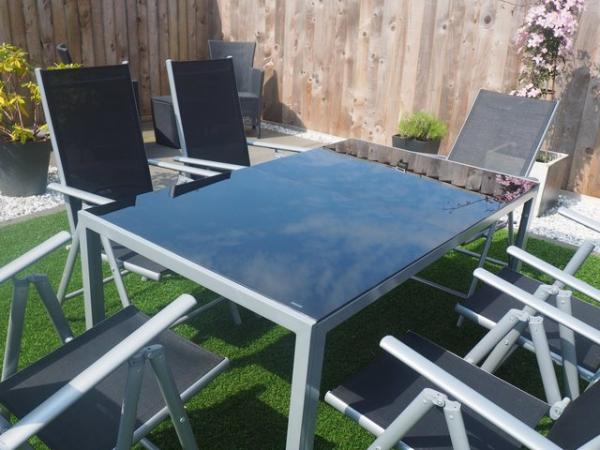 Image 3 of 7 Pce Garden Set w. 6 folding chairs & Tempered Glass table