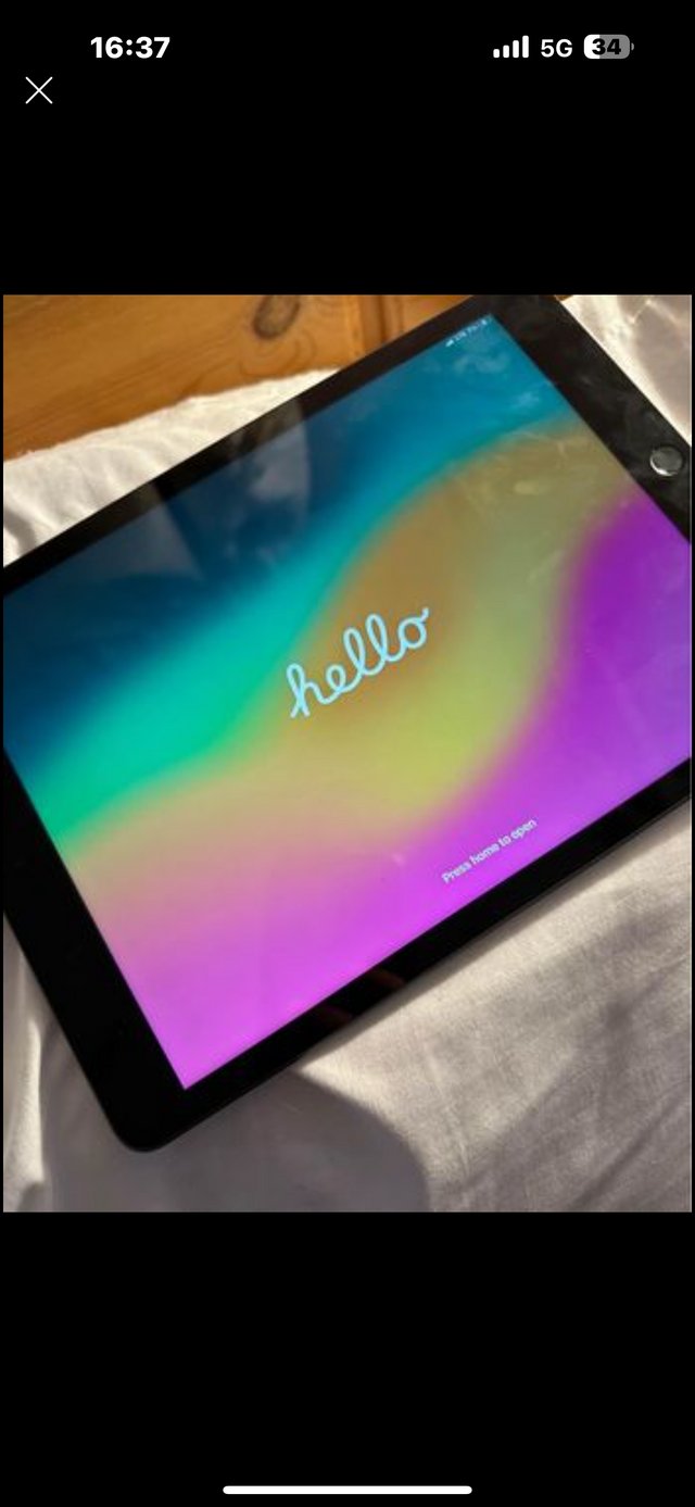 Preview of the first image of Apple iPad Air 9th generation.