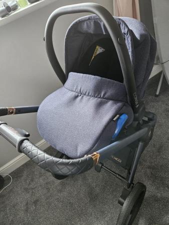 Image 1 of Venicci tinum 2.0 travel system limited edition navy.
