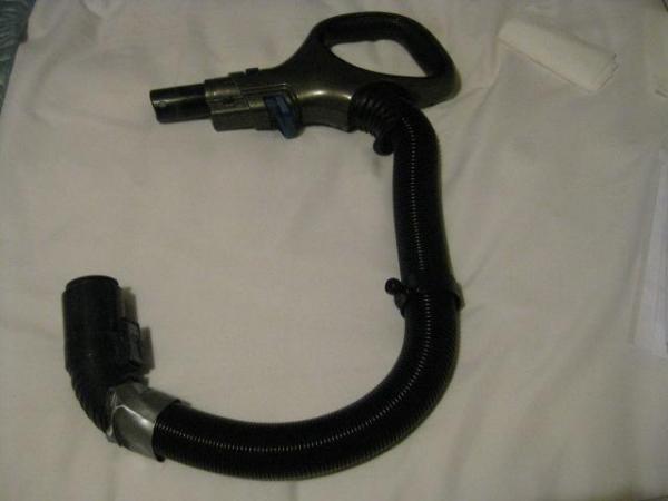 Image 1 of SHARK LIFT-AWAY Hoversuction flexable hose