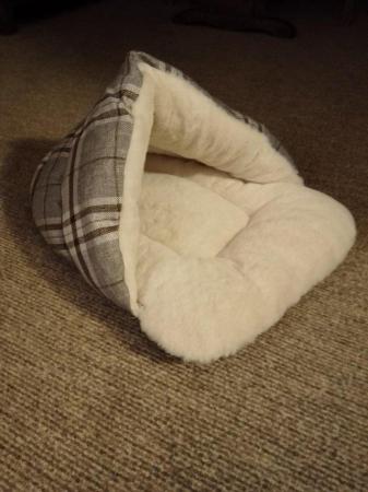 Image 2 of Very Cosy Small Pet Bed Never Used