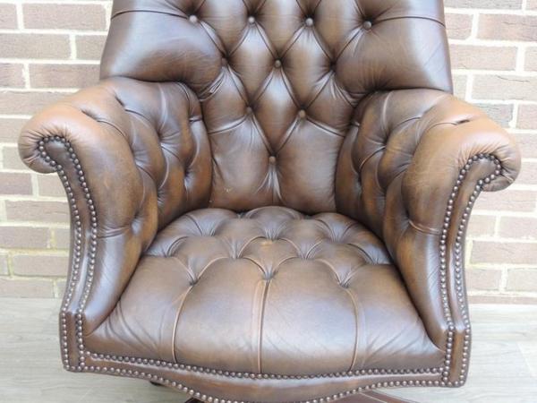 Image 14 of Chesterfield Directors Chair (UK Delivery)