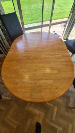 Image 3 of Extendable dining table in Excellent condition- seats 4 to 6