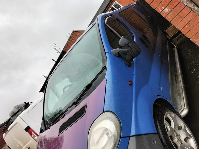 Preview of the first image of 2006 Vauxhall Vivaro van.