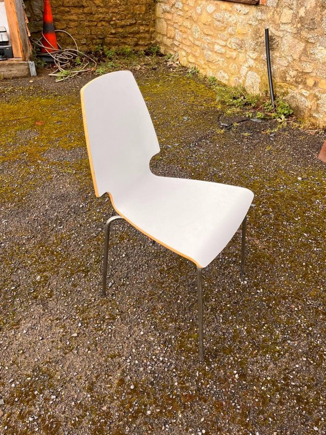 Preview of the first image of White chairs in very good condition.