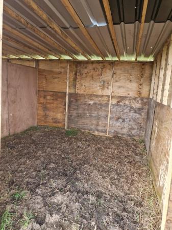 Image 3 of X3 stables and tack room for sale