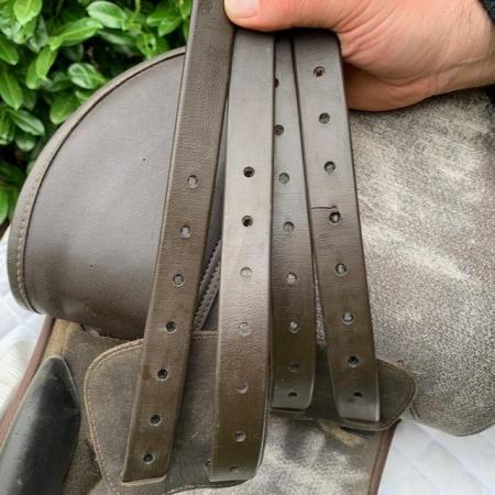 Image 4 of Wintec wide 17.5 inch general purpose saddle