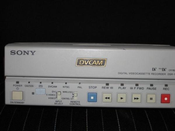Image 3 of Sony DV CAM DSR11 Deck  Player/Recorder