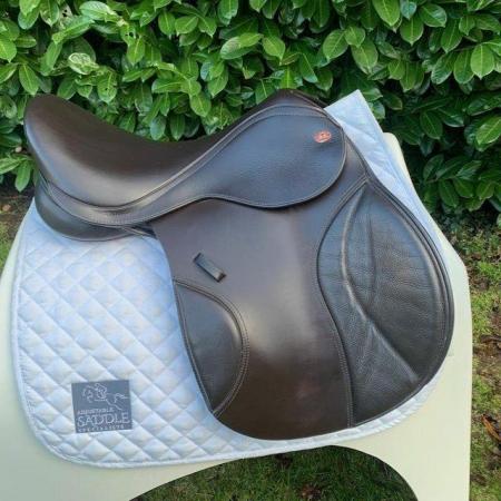 Image 7 of Kent & Masters 17.5” Low Profile Compact GP saddle (S2903)