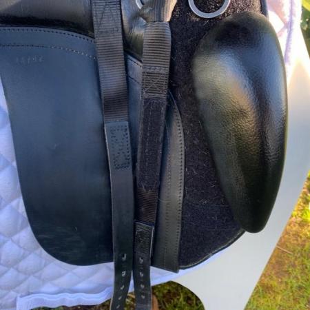 Image 17 of Kent And Masters 17 inch Cob dressage saddle (S3073)