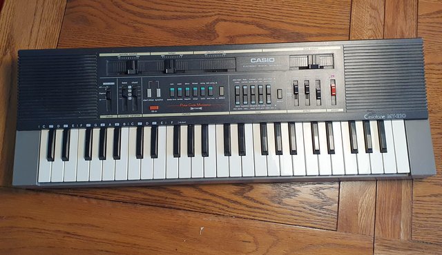 Preview of the first image of CASIO MT-210 vintage portable keyboard.