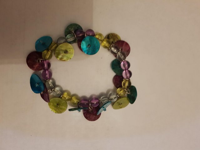 Preview of the first image of Glass and mother of pearl multicoloured bracelet x 1.