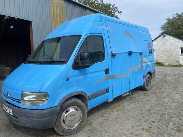 Preview of the first image of 3.5 tonne Renault Master horse lorry.