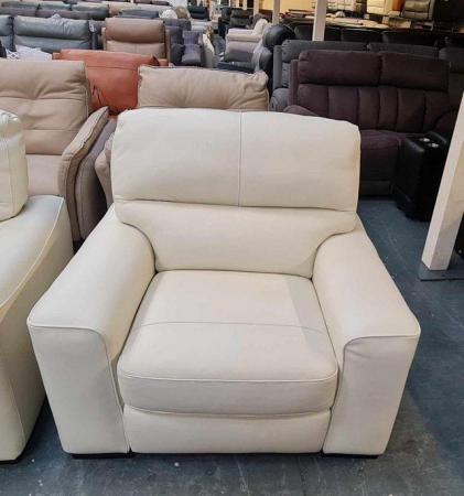 Image 6 of Selva cream leather 3+2 seater sofas and armchair
