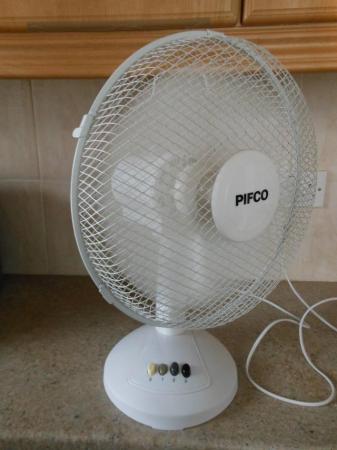 Image 3 of Pifco 12 inch oscillating table fan