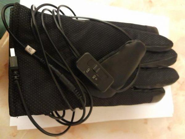 Image 2 of USB Heated Unisex Gloves. Ideal for many outside activities