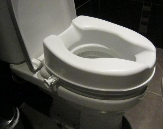 Image 2 of Homecraft Savanah Raised Toilet seat