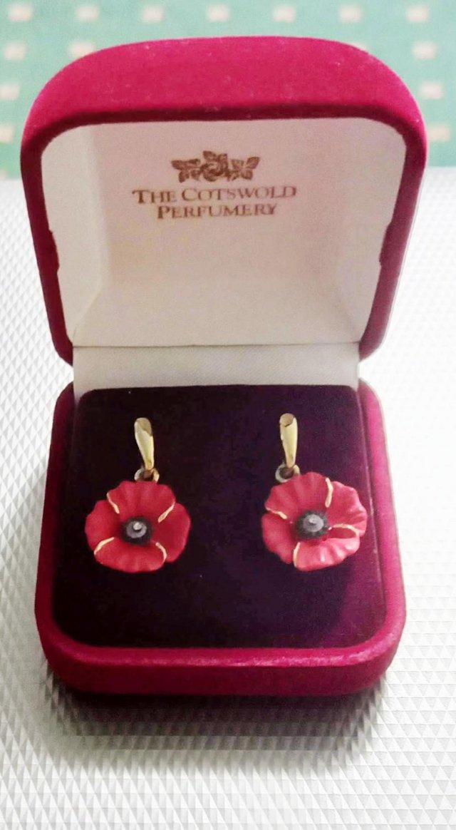 Preview of the first image of BEAUTIFUL POPPY EARRINGS BOXED.