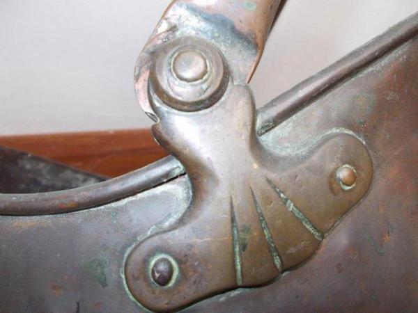 Image 9 of Old copper Sailsbury coal bucket scuttle, nice original pati